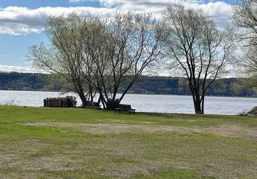 Terrain à vendre - 7634 Boul. Ste-Anne, Château-Richer, G0A 1N0