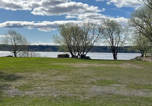 Terrain à vendre - 7634 Boul. Ste-Anne, Château-Richer, G0A 1N0