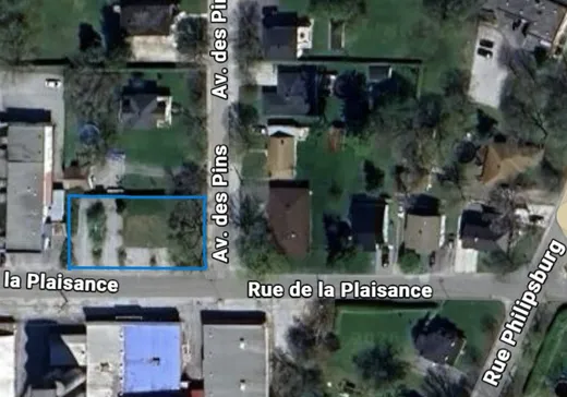 Land for Sale -  Av. des Pins, Bedford, J0J 1A0