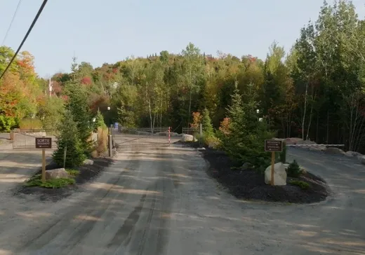 Land for Sale -  Rue du Génévrier, Val David, J0T 2N0