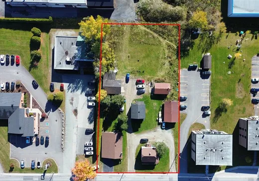 Terrain à vendre - 2150 Rue Sherbrooke, Magog, J1X 2T3