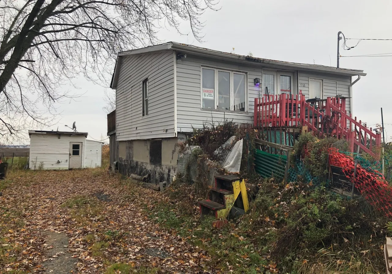 455Z Ch. de St-Robert — photo 3
