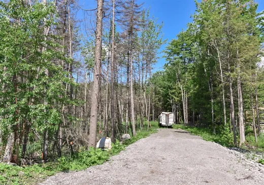 Terrain à vendre - 28 Rue du Saturnie, St-Hippolyte, J8A 0M4