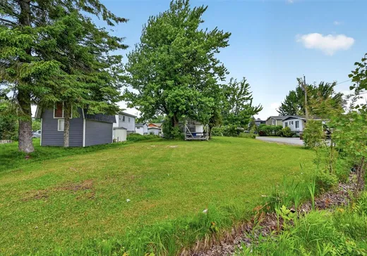 Land for Sale - 44 Av. René, Rivière-Beaudette, J0P 1R0