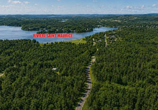 Terrain à vendre -  90e Rue, Grandes-Piles, G0X 1H0