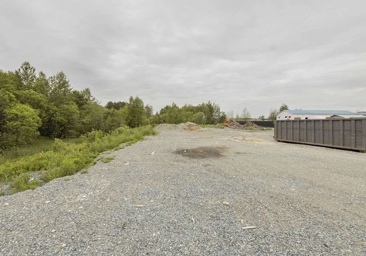 Boul. Barrette — photo 1