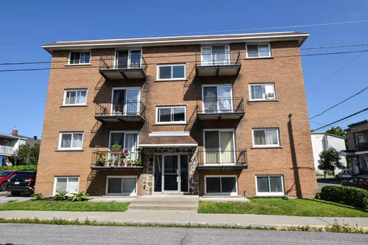 5-Plex for sale - 2050 Rue Brébeuf, Saint-Hyacinthe, J2S2P5