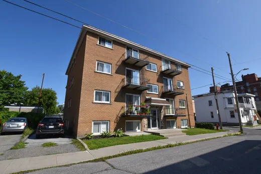 5-Plex à vendre - 2050 Rue Brébeuf, Saint-Hyacinthe, J2S 2P5