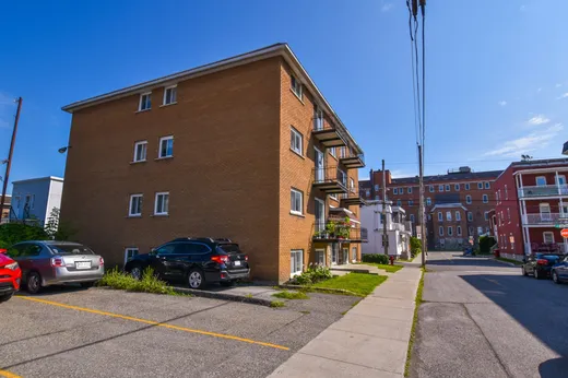5-Plex à vendre - 2050 Rue Brébeuf, Saint-Hyacinthe, J2S 2P5