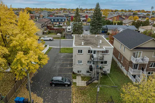 Triplex à vendre - 3571-3575 Rue MacKay, St-Hubert, J4T 2P2