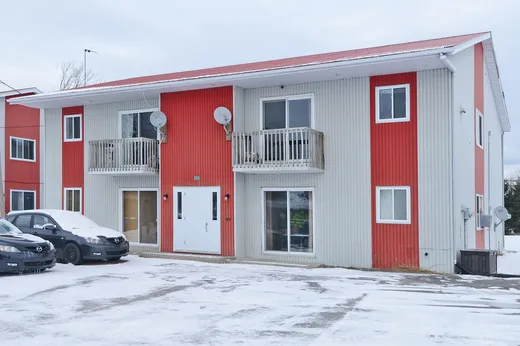 4-Plex à vendre - 259 62e Avenue, Saint-Anicet, J0S1M0