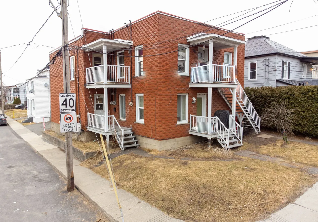 4-Plex à vendre - 347-353 Rue Cowie, Granby, J2G 3W1