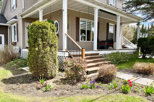 Duplex for Sale - 46 Rue Principale S., Lac-Mégantic, J0B 1Y0