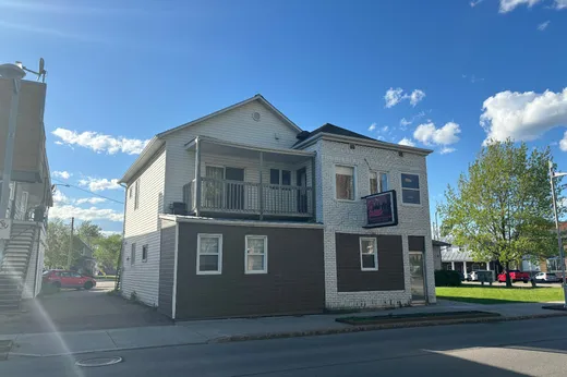 Triplex à vendre - 2022-2026 Rue Ste-Famille, Chicoutimi-Jonquière, G7X 4X3