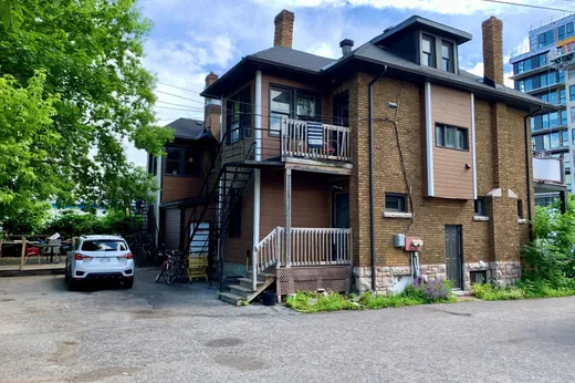 5-Plex à vendre - 305-307 Boul. St-Joseph, Hull, J8Y 3Y6