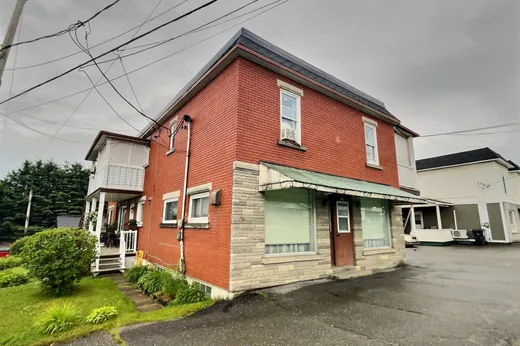 4-Plex à vendre - 135-141 Rue Angus S., East Angus, J0B 1R0