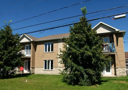 4-Plex à vendre - 2910-2916 Rue de la Commune, Drummondville, J2B 8K4