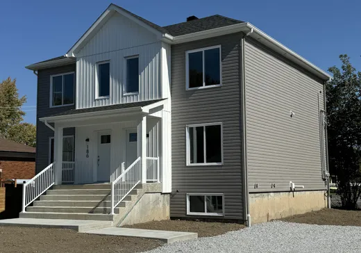 Duplex for sale - 186A-186B Rue Champagnat, Henryville, J0J1E0