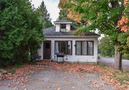 Duplex à vendre - 701-701A Boul. du Lac, Deux-Montagnes, J7R1A9