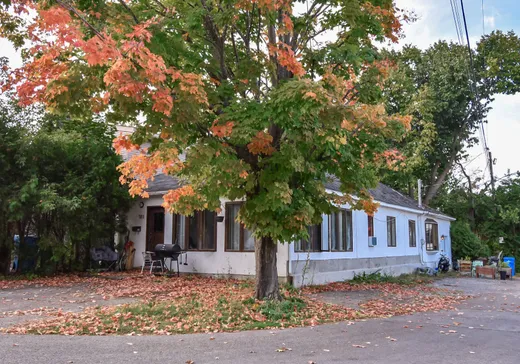 Duplex for Sale - 701-701A Boul. du Lac, Deux-Montagnes, J7R 1A9