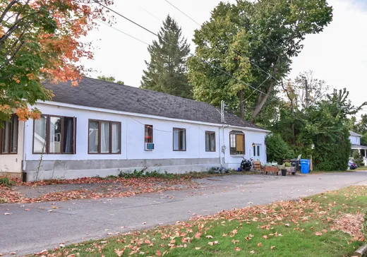 Duplex for Sale - 701-701A Boul. du Lac, Deux-Montagnes, J7R 1A9