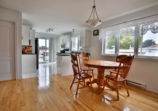 Triplex à vendre - 1813 - 1817 Rue Dollard, Longueuil, J4K 4N5