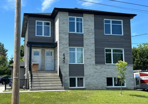 Triplex à vendre - 645 Rue Western, Waterloo, J0E2N0