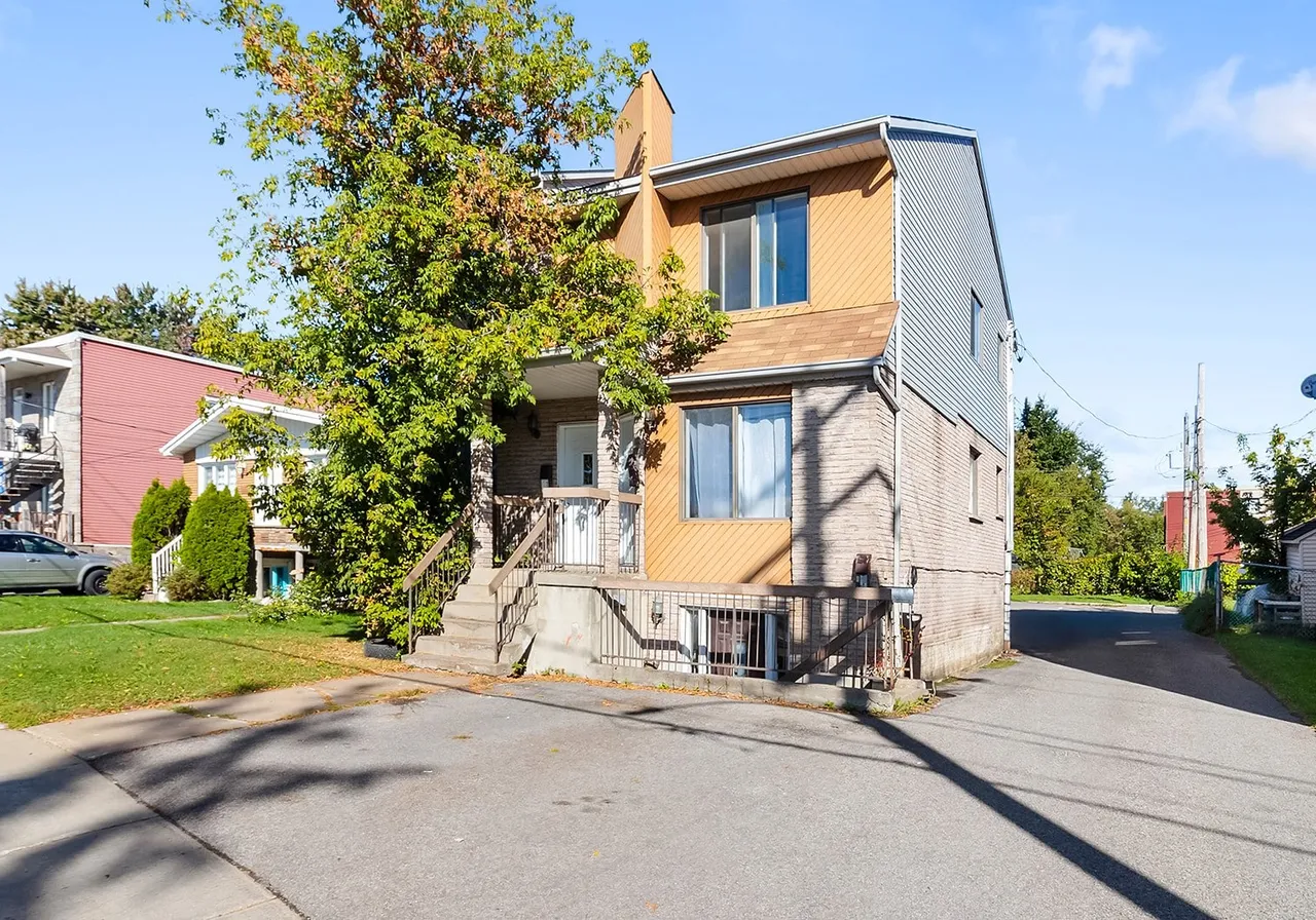 Triplex à vendre - 421 - 425 Rue St-Louis, Terrebonne, J6W 1H6