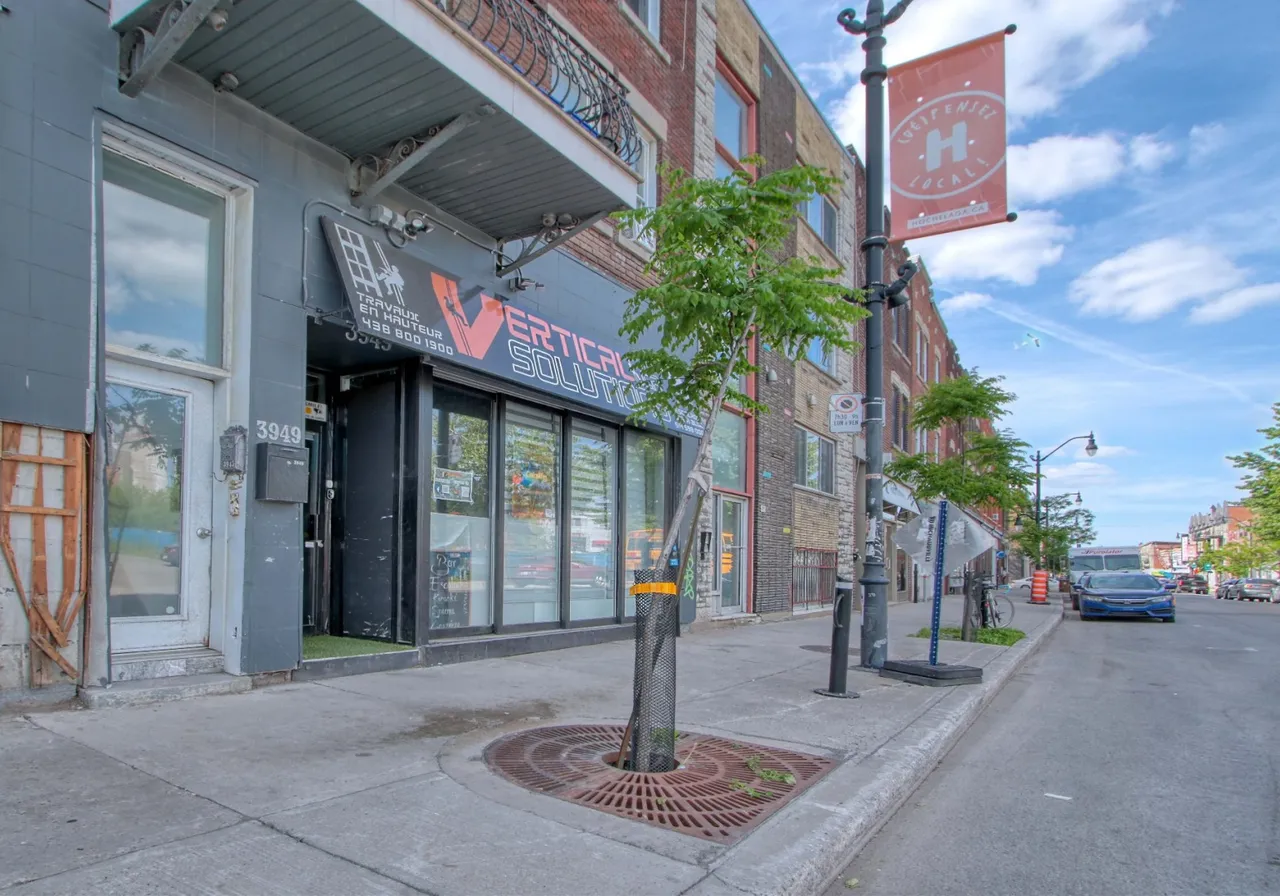 Triplex à vendre - 3945 - 3951 Rue Ste-Catherine E., Montreal-Downtown, H1W 2G7