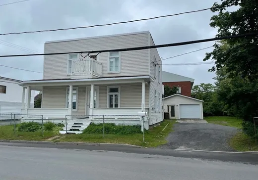 Triplex à vendre - 59 - 61 Av. Doucet, Mont-Joli, G5H1R6