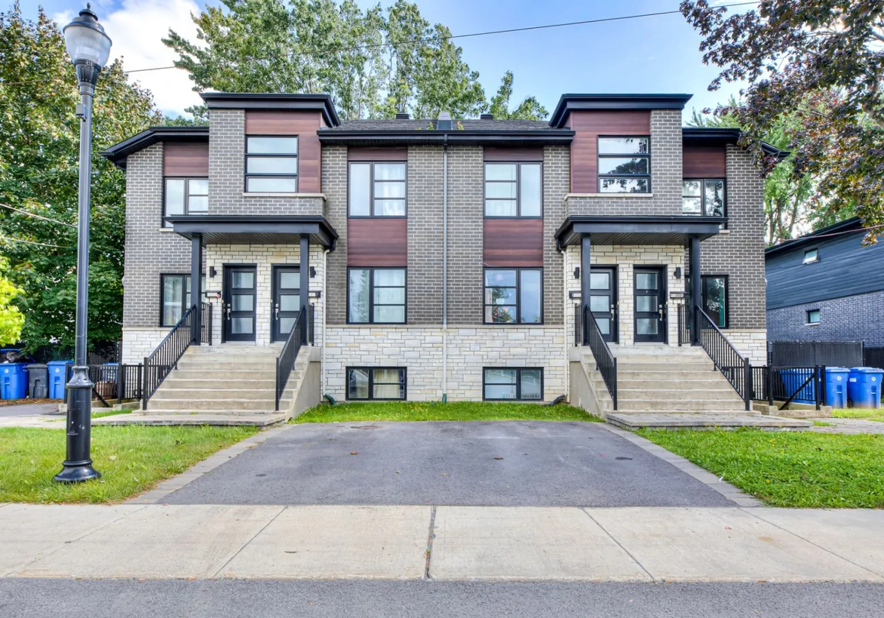 Triplex à vendre - 1868 - 1872 Boul. Édouard, St-Hubert, J4T 1Z4