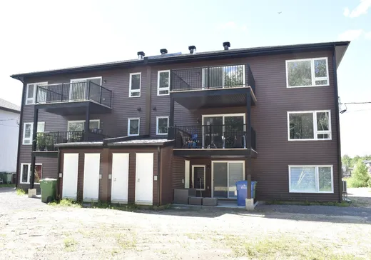 Triplex à vendre - 29 Rue du Rossignol, Lachute, J8G 0E3