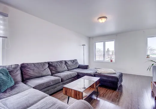 Triplex for Sale - 4825 - 4829 Mtée St-Hubert, Brossard, J4Y 1V4