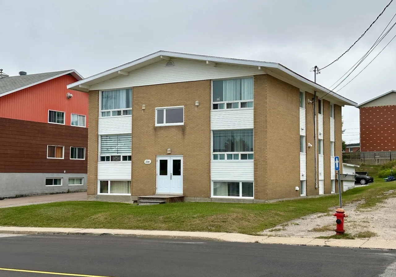 Multilogements 6+ à vendre - 116 Av. Le Gardeur, Baie-Comeau, G4Z 1E9