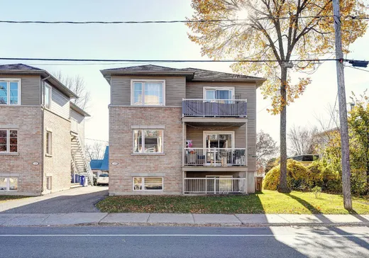 Triplex à vendre - 160 Rue Notre-Dame, Oka, J0N1E0