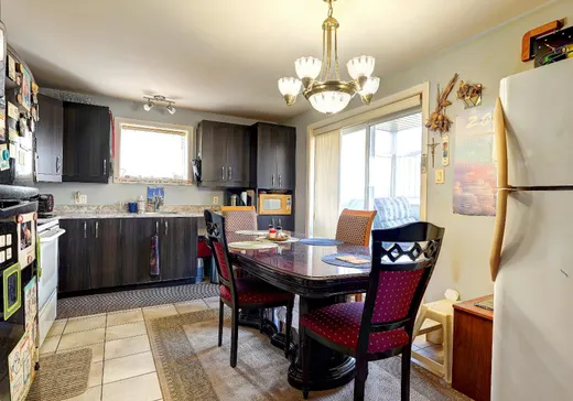 Triplex à vendre - 160 Rue Notre-Dame, Oka, J0N 1E0