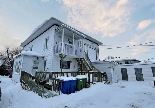 4-Plex à vendre - 898-902 5e Rue, Amos, J9P 3Y6