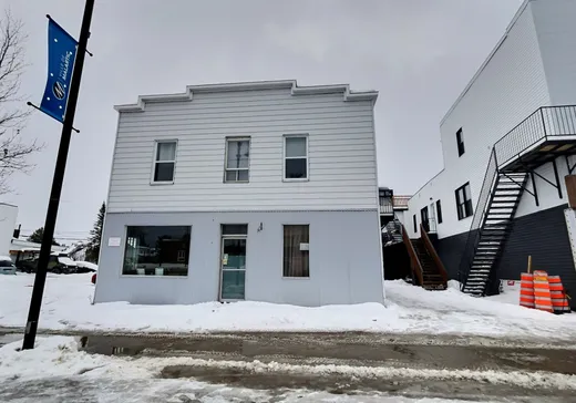 5-Plex à vendre - 801-807 Rue Royale, Amos, J0Y1Z0