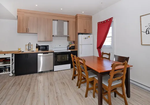 5-Plex à vendre - 63-65 Rue du Marché, Salaberry-de-Valleyfield, J6T 1P3
