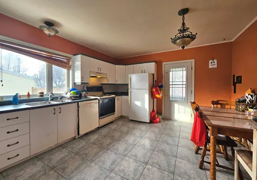 Duplex for Sale - 242-244 Rue St-Jean, Matane, G4W 2G7