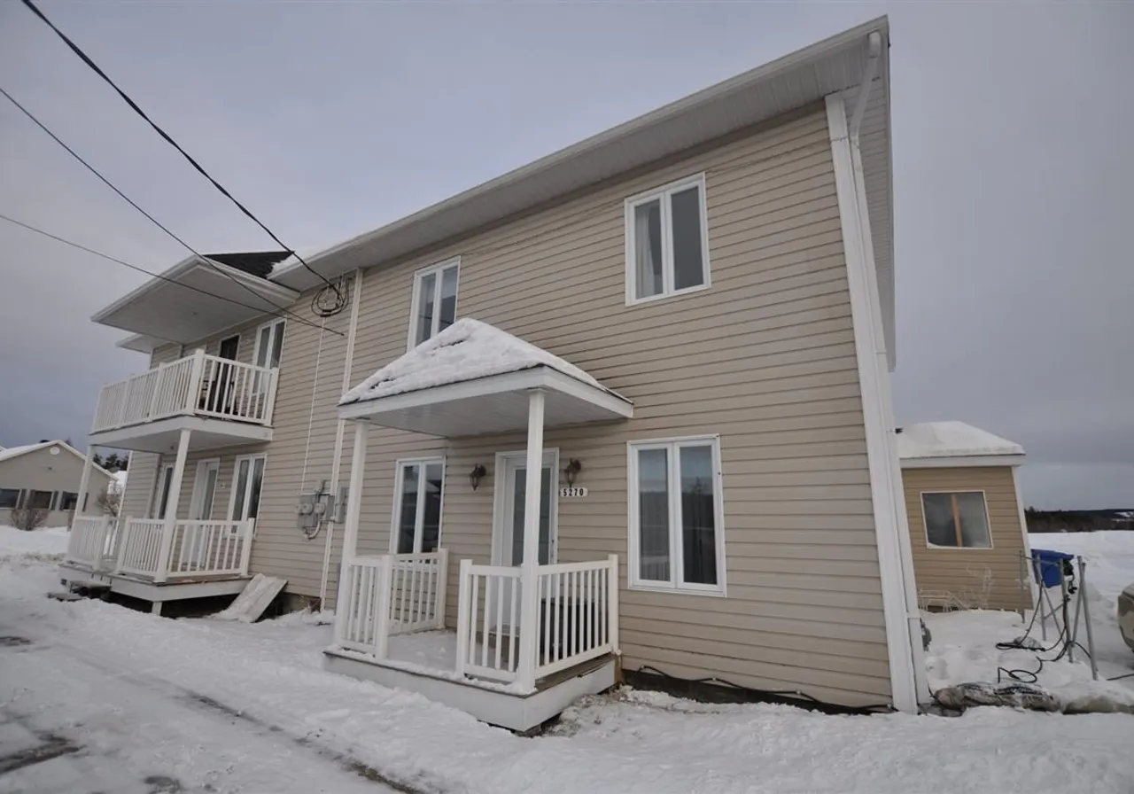 Triplex à vendre - 5270 Av. Royale, St-Ferreol-les-Neiges, G0A 3R0