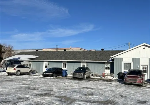 5-Plex à vendre - 491-499 Rue Principale, Rivière-Beaudette, J0P 1R0