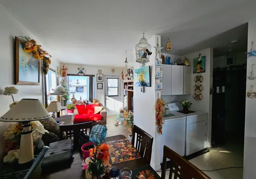 Triplex for Sale - 249 Rue St-Zénon, Matane, G4W 2R3