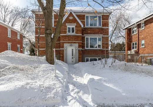 Triplex à vendre - 323 Ch. Tiffin, Saint-Lambert, J4P1K9