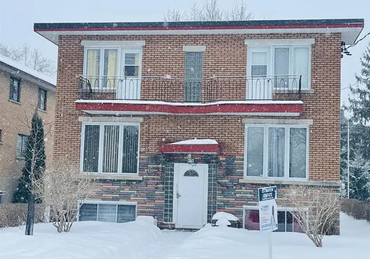 5-Plex à vendre - 10776 Av. Armand-Lavergne, Montréal (Nord), H1H3P4