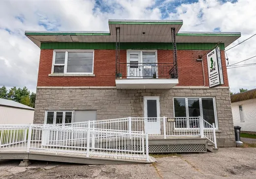 Duplex for sale - 10470-10472 Boul. St-Jean, Trois-Rivières, G9A5E1