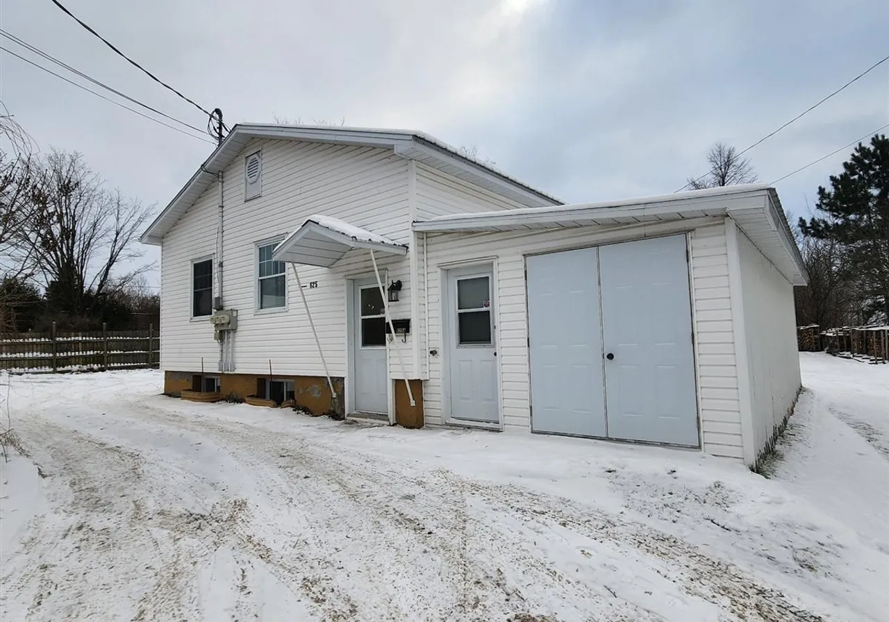 Duplex for Sale - 825-825A Boul. des Bois-Francs S., Victoriaville, G6P 5W3