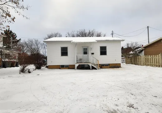 Duplex à vendre - 825-825A Boul. des Bois-Francs S., Victoriaville, G6P 5W3