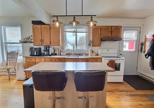 5-Plex for Sale - 2223-2227 Av. St-Louis, Plessisville, G6L 2N8