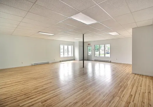 Triplex à vendre - 600-602 Boul. St-Charles, Drummondville, J2C 4Y1